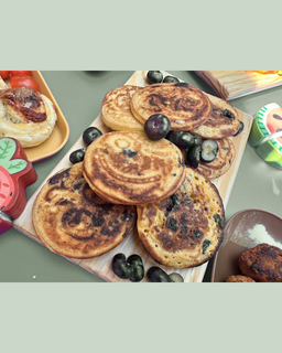 Blueberry Buttermilk Pancakes | Tots