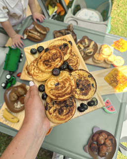 Blueberry Buttermilk Pancakes | Tots