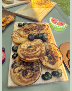 Blueberry Buttermilk Pancakes | Tots