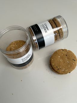 Small ginger cookies