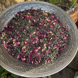 Kashmiri Qahwa Mix – Premium Aromatic Tea Blend (150g)