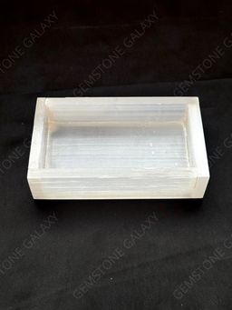 Rectangular   Selenite   Tray   for   Charging