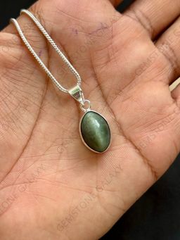Cat’s   Eye   (Lehsunia)   Pendant