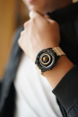 Extreme Orbit Magnetic Watch – Luxe Statement Timepiece