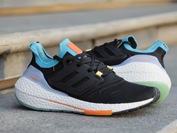 Adidas UltraBoost 22 “Black Sky Rush Turbo” – Performance & Street Fusion