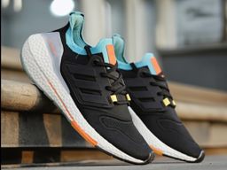 Adidas UltraBoost 22 “Black Sky Rush Turbo” – Performance & Street Fusion