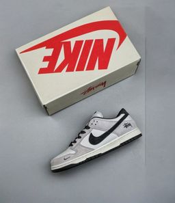 Stüssy x Nike SB Dunk Low “White Grey” – Collab Street Icon