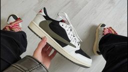 Jordan Retro 1 x Travis Scott “Olive Green” – Signature Collab Legend