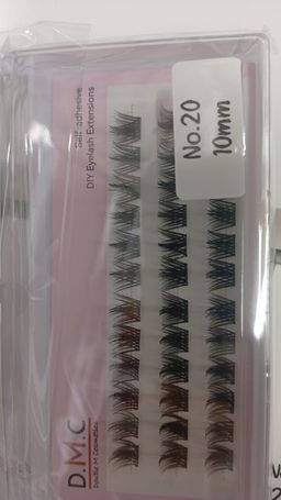 DMC SELF ADHESSIVE LASHES-NO GLUE NEEDED
