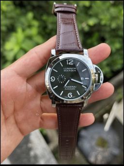 Luminor Panerai Marina Men’s Watch – Green Dial & Leather Strap