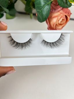 Faux cils