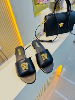 Chinelos Versace la medusa - Pretos