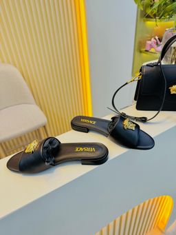 Chinelos Versace la medusa - Pretos