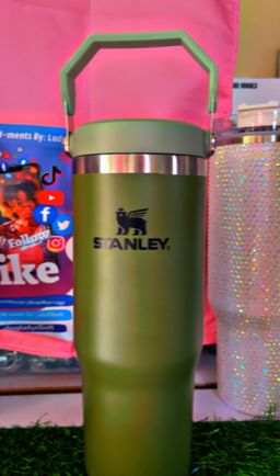 Stanleys and Tumblers 🛍️💕🛒🥰🥤