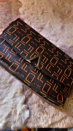 MOM-ments On the Go 👛💕🛍️🛒