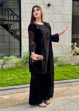 Color Type: Black