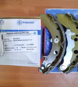 Rear Brake Shoe Kit Lh B003330