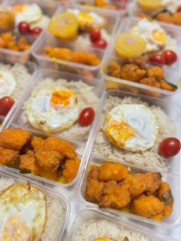 Kiddy Salted Egg Chicken Rice Bento 