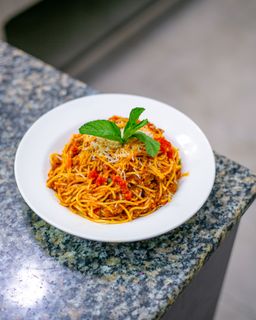SPAGHETTI  BOLOGNESE