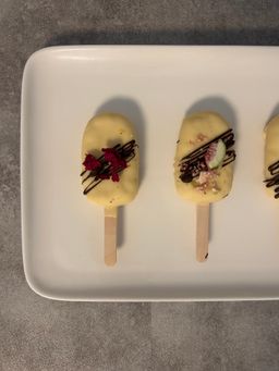 Pečený nanuk v bielej čokoláde