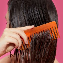 Amika - The Wizard Detangling Primer (150 ml / 5.1 fl oz)