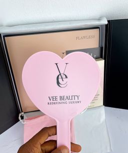 Vee beauty box