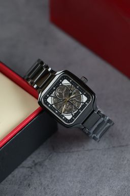 שעון יד ראדו לגברים 40 מ״מ – רמת מאסטר, מנגנון אוטומטי שווייצרי, כולל קופסה וניירות מקוריים