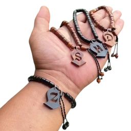 Gelang marjan terompah inisial