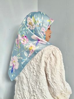 Mekar Peoni in Slate Blue