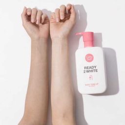 CATHY DOLL READY 2WHITE BODY TONE UP IN SHOWER كاثي دول غسول الاستحمام للجسم تون اب 