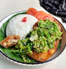 Nasi Ayam Penyet Ijo