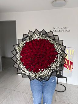 Red Rose Bouquets With Baby’s Breath/Gyp