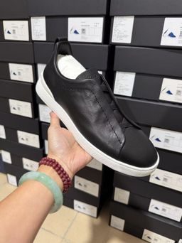 Negro + suela blanca