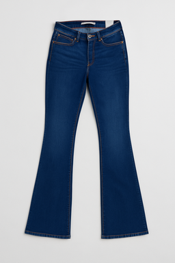 Jeans azul clásico corte campana - Size 6