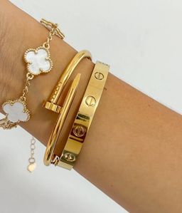 Trebol Brazalete white