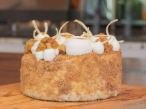 Slow Baked Apple Crumble Cheesecake