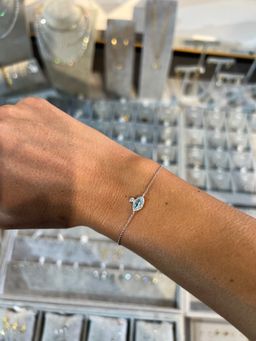 Clear and shiny mini bracelet 