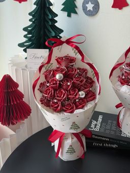 19 Stalk Christmas Tree Bouquet 
