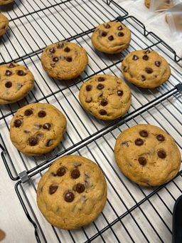 4’s Sourdough Choc Chip Cookie