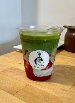 Strawberry Matcha Latte 