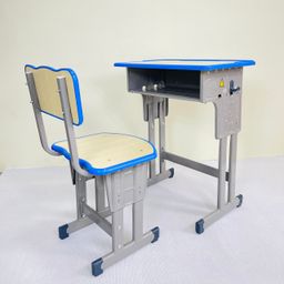 តុរៀន​មកជាឈុតជាមួយកៅអី