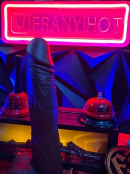 PENE REALISTA VIBRATORIO A CONTROL REMOTO 