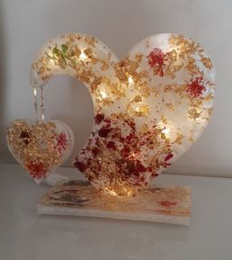Resin lamp