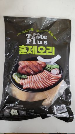 테이스트플러스 프리미엄 통 훈제오리 무뼈 900g
