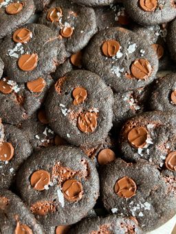 Charcoal Seasalt Cookies (30pcs)