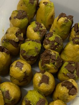 Pistachio Choc Chunk Cookie