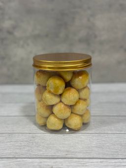 Golden Pineapple Balls (2 Flavours)