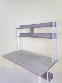 តុរៀនមានធ្នើរ