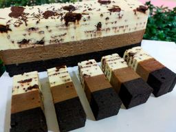 CAKE LAPIS MILO SAURUS