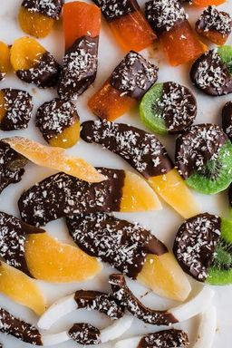 Chocolate fruits 100g